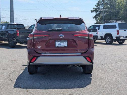 2022 Toyota Highlander Platinum
