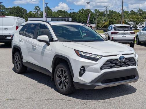 2022 Toyota RAV4 Hybrid SE