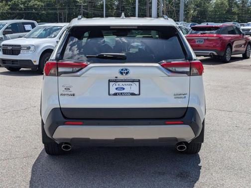 2022 Toyota RAV4 Hybrid SE