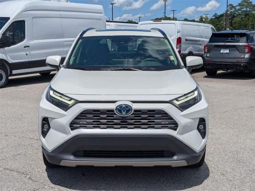 2022 Toyota RAV4 Hybrid SE