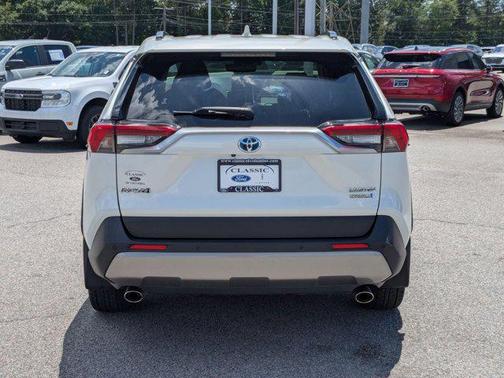 2022 Toyota RAV4 Hybrid SE