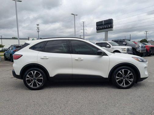 2021 Ford Escape SE