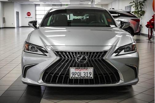 2025 Lexus ES 300h Base