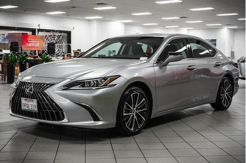 2025 Lexus ES 300h Base
