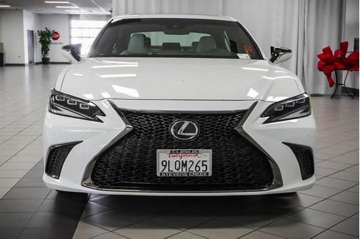 2024 Lexus ES 300h F SPORT Handling
