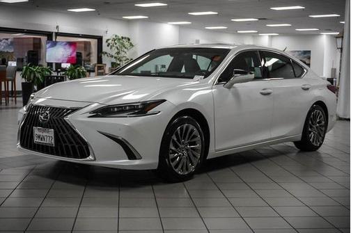 2024 Lexus ES 300h Luxury