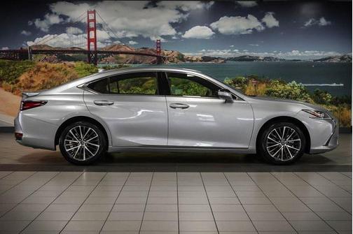 2024 Lexus ES 300h Base