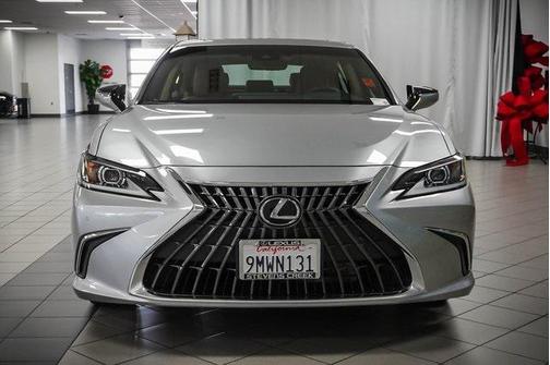 2024 Lexus ES 300h Base
