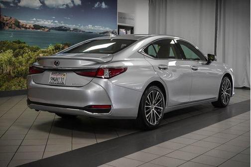 2024 Lexus ES 300h Base