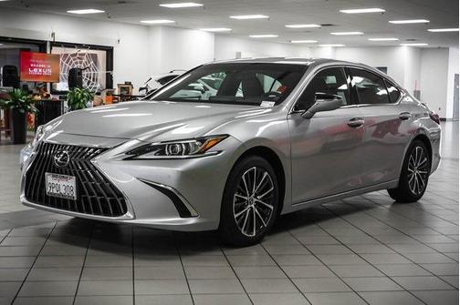 2025 Lexus ES 300h Base