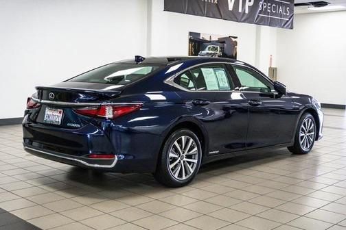 2020 Lexus ES 300h Base