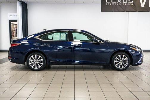 2020 Lexus ES 300h Base