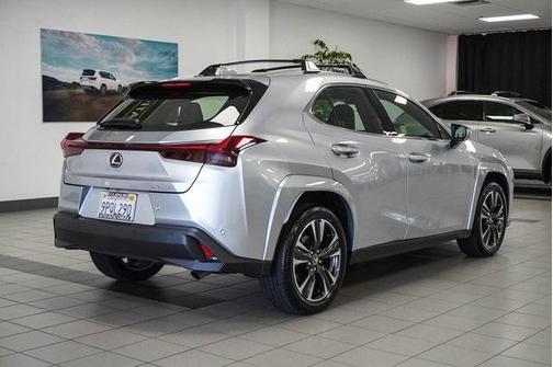 2025 Lexus UX 300h Premium
