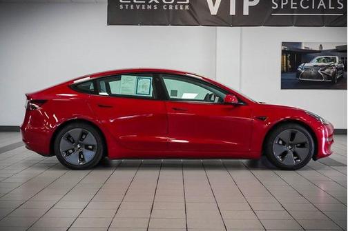 2021 Tesla Model 3 Standard Range Plus