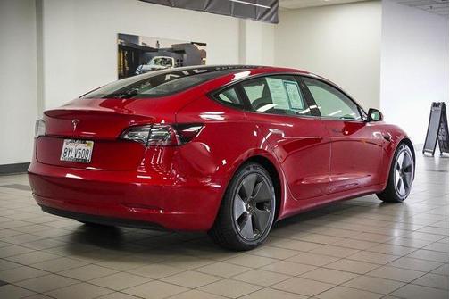 2021 Tesla Model 3 Standard Range Plus