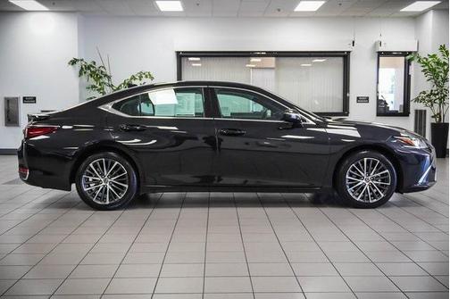 2024 Lexus ES 300h Base