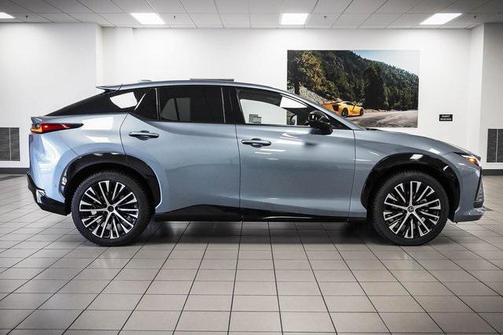 2023 Lexus RZ 450e Luxury