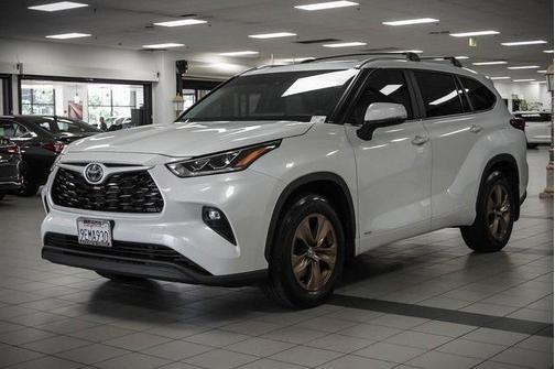 2023 Toyota Highlander Hybrid XLE