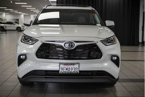 2023 Toyota Highlander Hybrid XLE