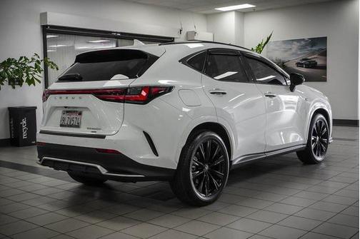 2024 Lexus NX 450h+ F SPORT Handling