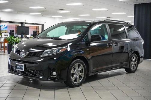 2019 Toyota Sienna SE