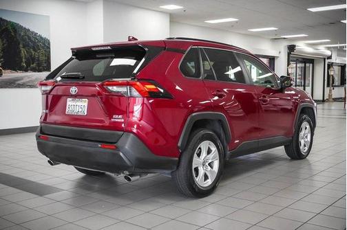 2020 Toyota RAV4 Hybrid XLE