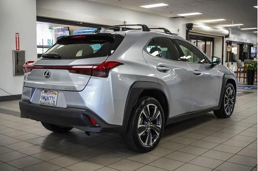 2025 Lexus UX 300h Base