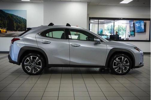 2025 Lexus UX 300h Base