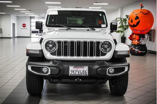 2024 Jeep Wrangler 4-Door Sahara 4x4