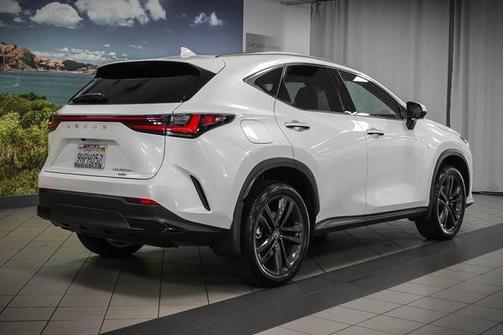 2024 Lexus NX 450h+ Luxury