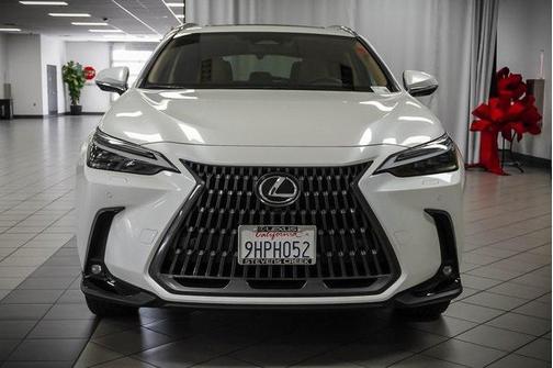 2024 Lexus NX 450h+ Luxury