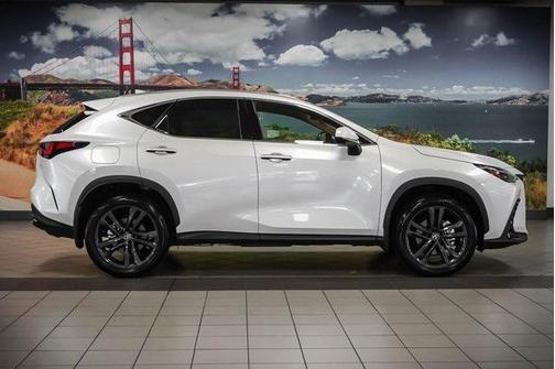 2024 Lexus NX 450h+ Luxury