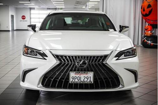 2025 Lexus ES 300h Base
