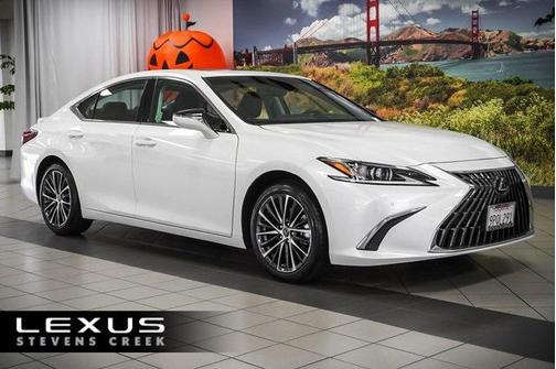2025 Lexus ES 300h Base