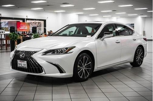 2025 Lexus ES 300h Base
