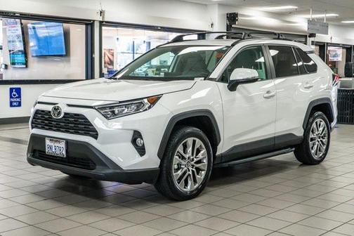 2020 Toyota RAV4 XLE Premium