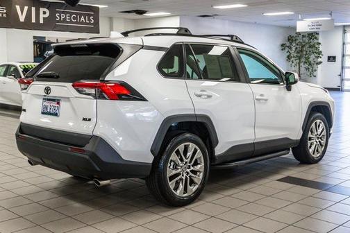 2020 Toyota RAV4 XLE Premium