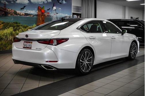 2025 Lexus ES 350 Base