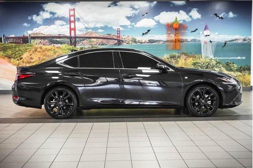 2024 Lexus ES 300h F SPORT Handling