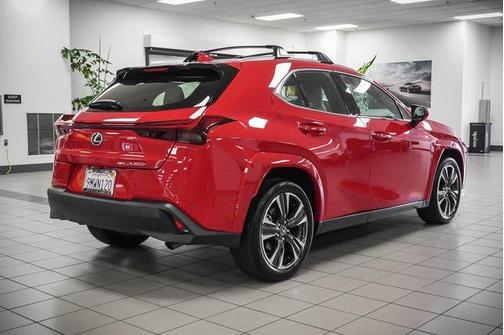 2025 Lexus UX 300h Premium