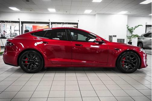 2024 Tesla Model S Plaid