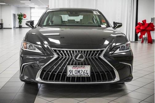 2024 Lexus ES 300h Base