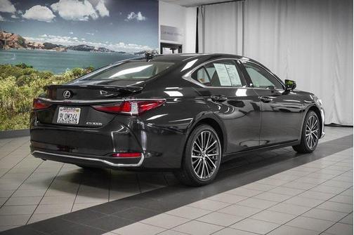 2024 Lexus ES 300h Base