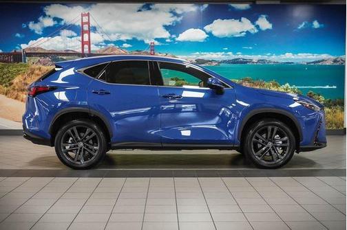 2022 Lexus NX 450h+ Luxury