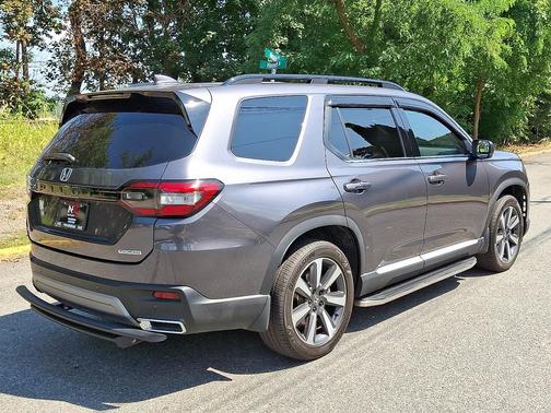 2023 Honda Pilot Touring 8-Passenger