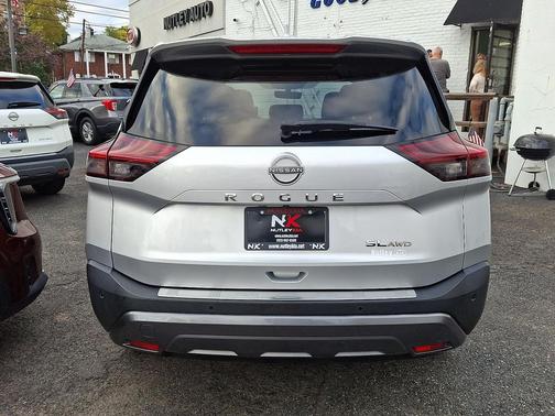 2023 Nissan Rogue SL