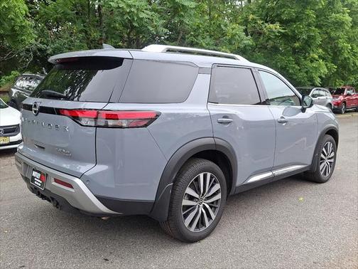 2022 Nissan Pathfinder Platinum 4WD