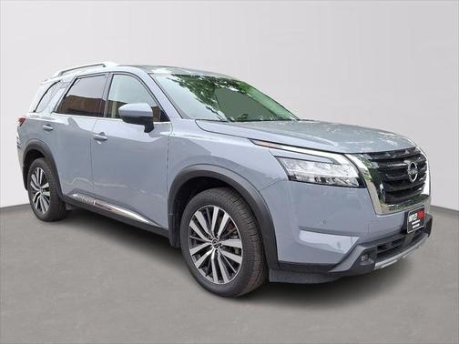 2022 Nissan Pathfinder Platinum 4WD