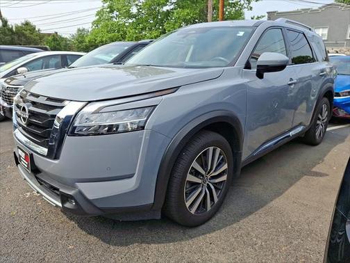 2022 Nissan Pathfinder Platinum 4WD