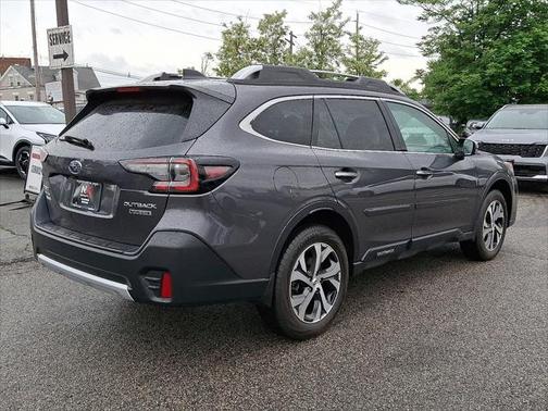 2022 Subaru Outback Touring